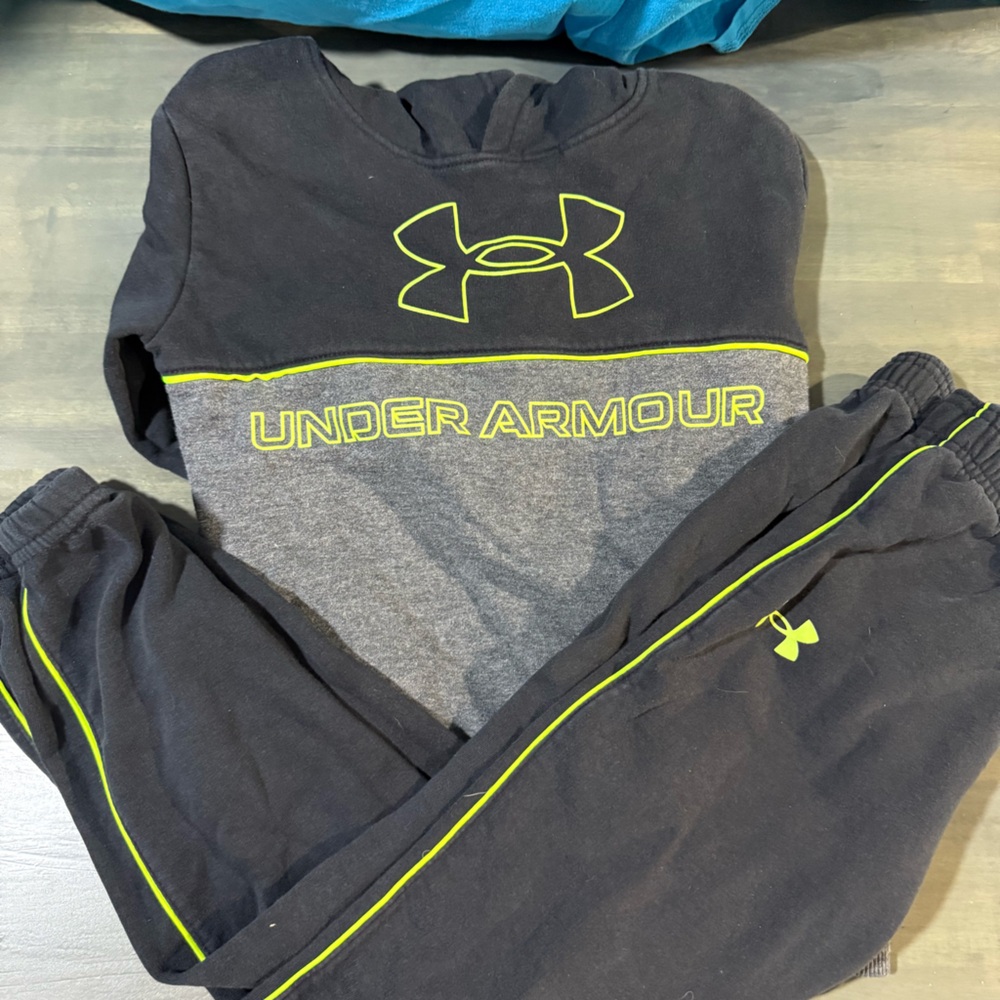 Under Armour Black and Gray Set with Neon Highlights gently used